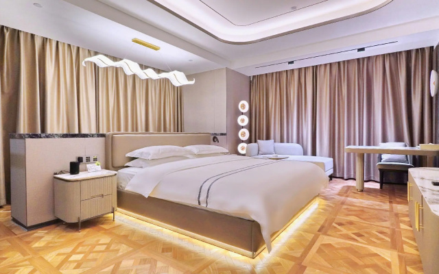 Royal International Hotel – Guest Rooms – Urumqi