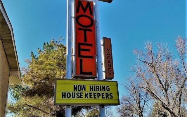 Thunderbird Motel