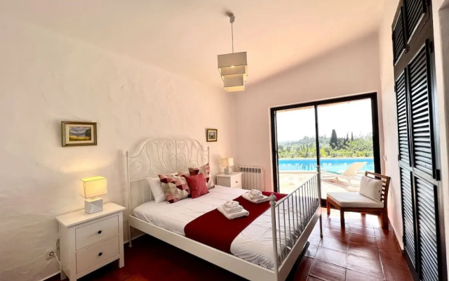 Portimão Bellevue Villa With Pool