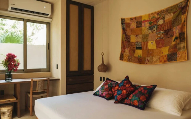 Luxury Jungle Retreat Sleeps 10 Rooftop Pool