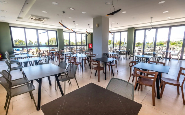 Gennadi Seaside Resort