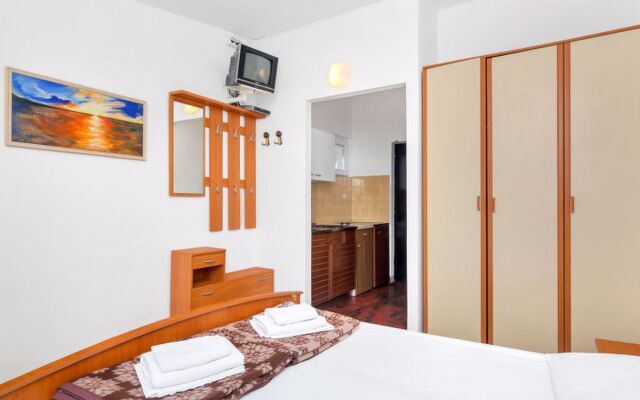 Apartment Cico Hvar/Pokrivenik 41407