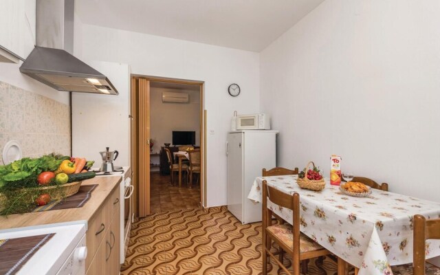 Beautiful Home in Lovran With Wifi and 3 Bedrooms