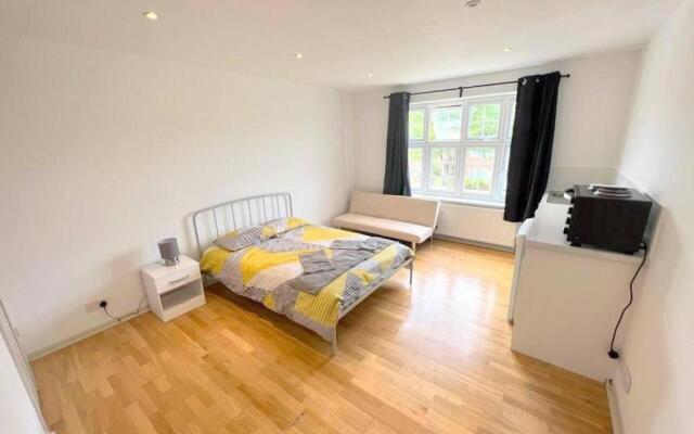 Large Triple Studio in South London - Sutton