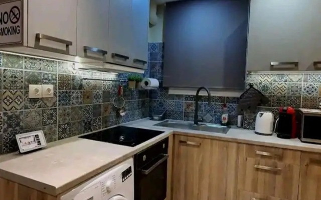 Athens Cozy Studio 30 Sq m semi basement