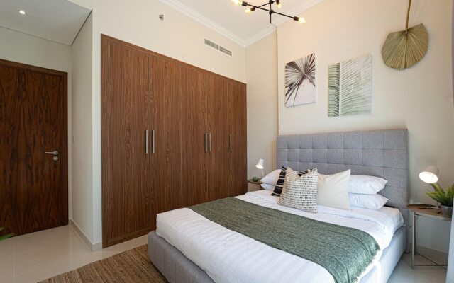 Bright 2BR by Burj Khalifa-gym/pool by Belvilla