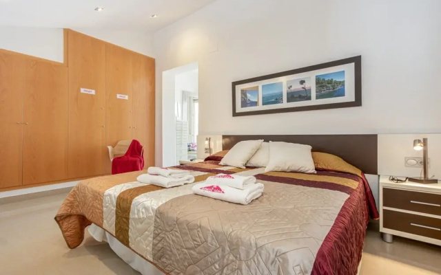 3-bedroom Apartment With sea View