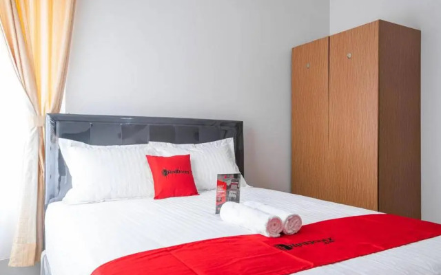 RedDoorz near Siloam Karawaci 3