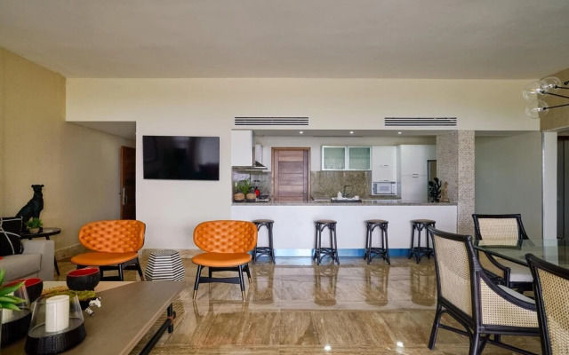 Luxury Beachfront Condo A-101