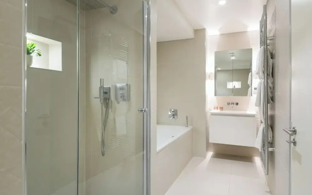 Urban Chic - Chiltern and Baker