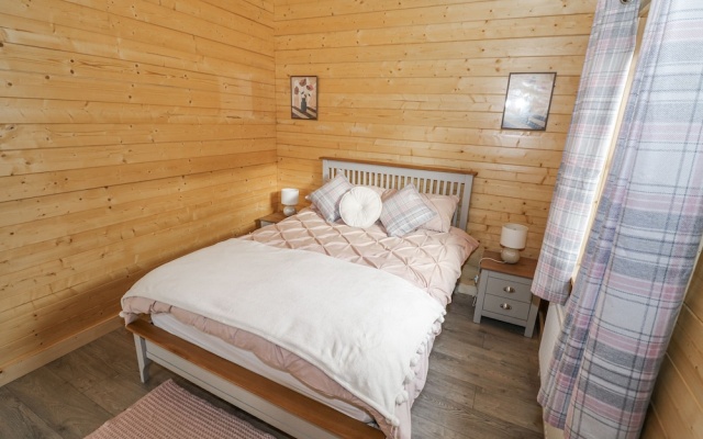 Glenview Log Cabin