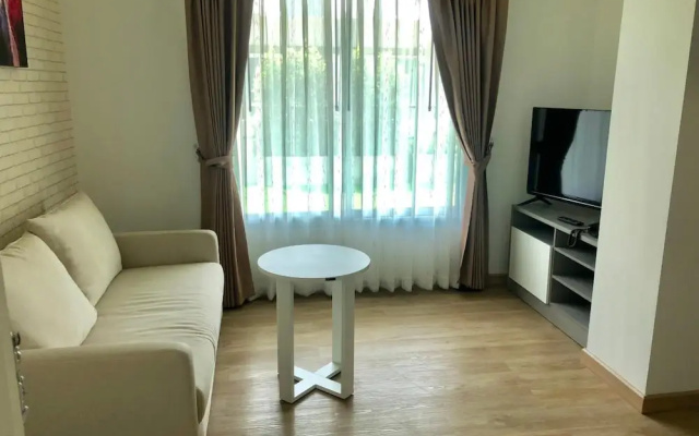 The Lux Ladprao 10