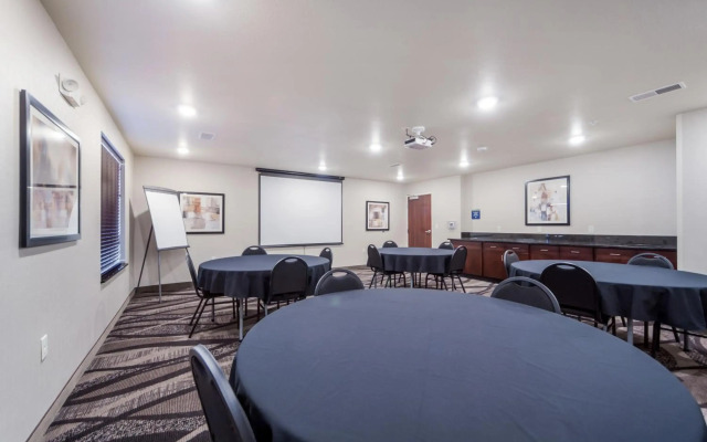 Cobblestone Inn & Suites - Holdrege