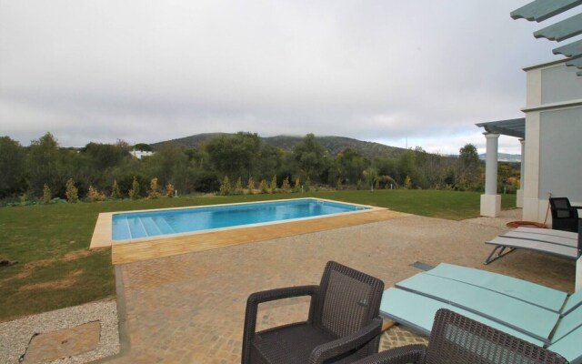 Semi-detached Villa With Pool In Rural Setting
