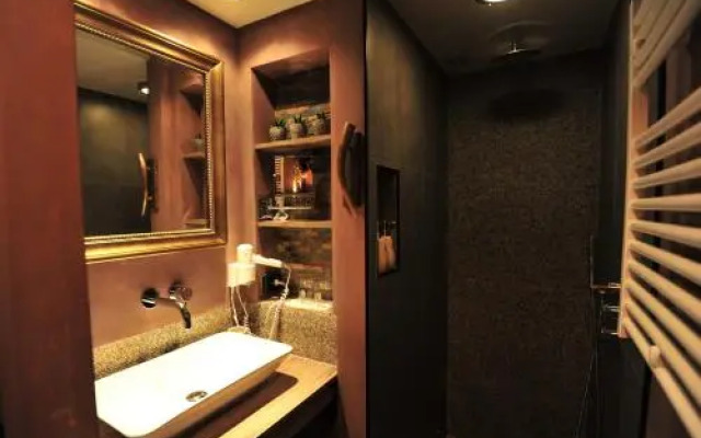 Agapanthus bed and breakfast