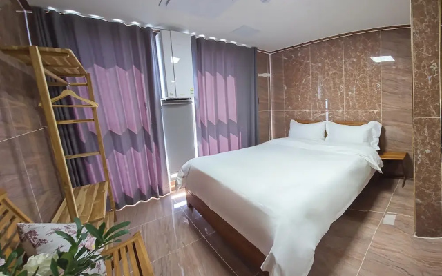 Central Hotel & Residence