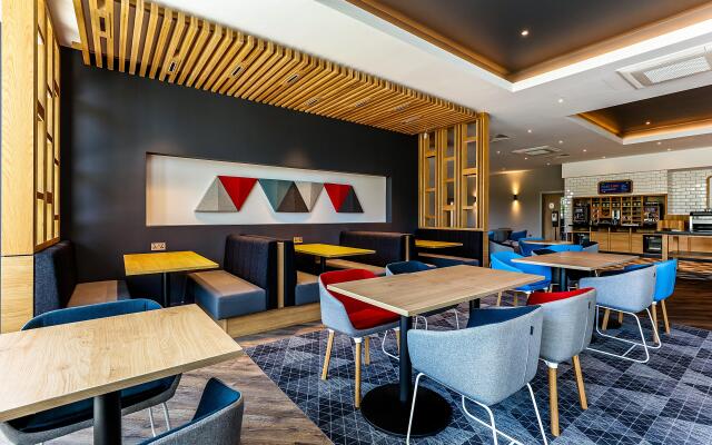 Holiday Inn Express Edinburgh City West by IHG