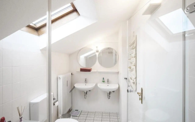 Lovely City Center Apartment