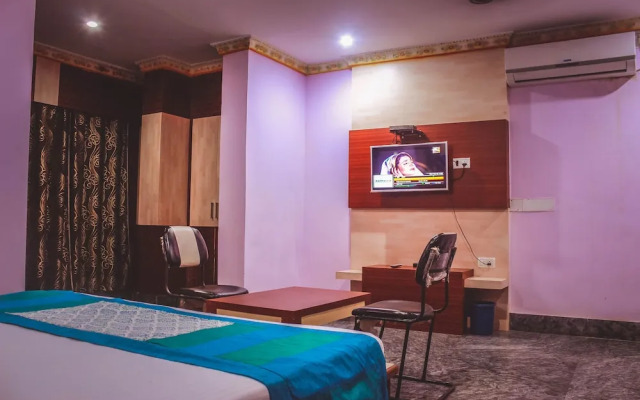 OYO 49639 Nirmala Residency