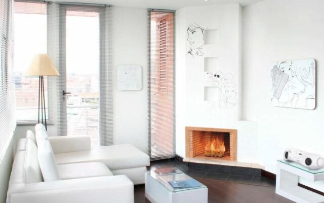 104 Art Suites