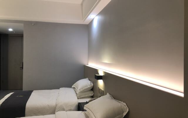 Heqi Hotel