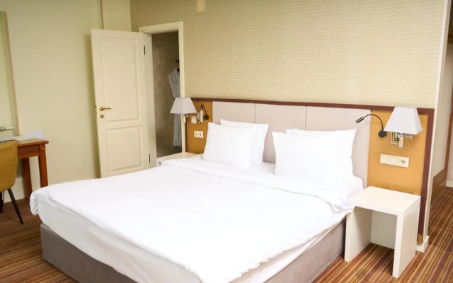 Almaty Hotel	