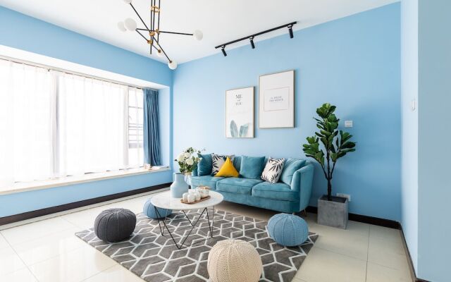 Locals Boutique Apartment  Huafa  No.6