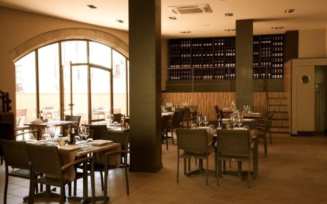 Maiya Business Hotel