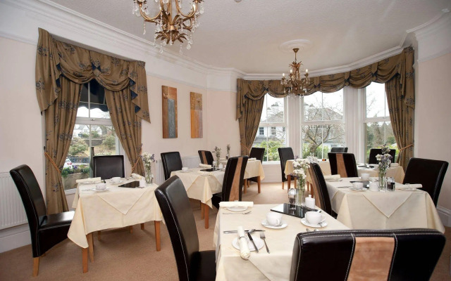 Wheatlands Lodge - Bed & Breakfast