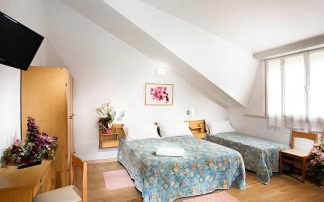 Hotel Atis