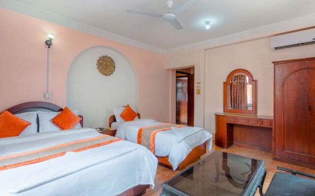 Hotel River Holiday Inn