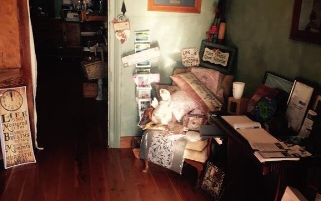 Griffith Catania Farm Cottage