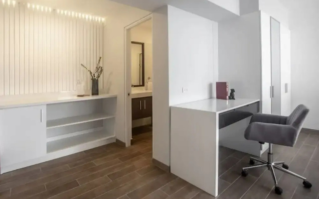 w Spacious 2BR in the Heart of Miraflores