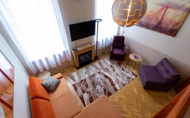Central Design Apartment