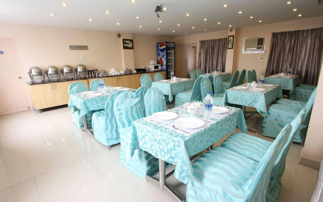 FabExpress Crescent Inn