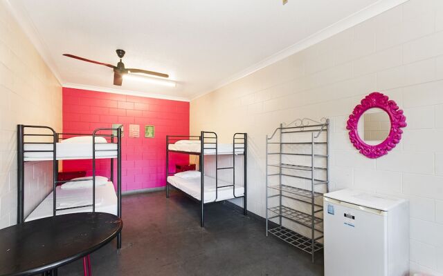 Adventurers Resort - Hostel