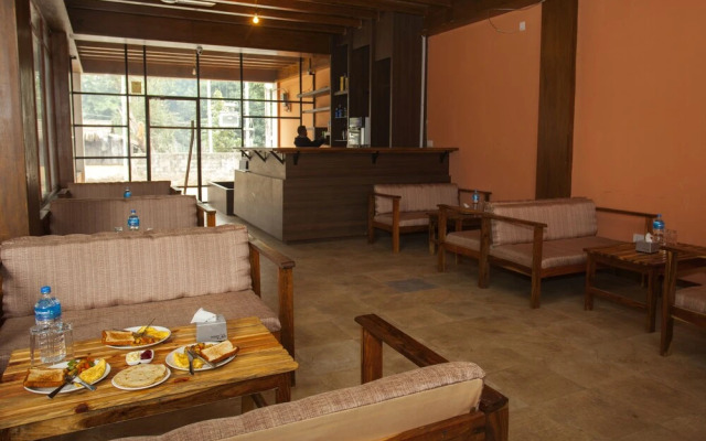Sauraha Holiday Home
