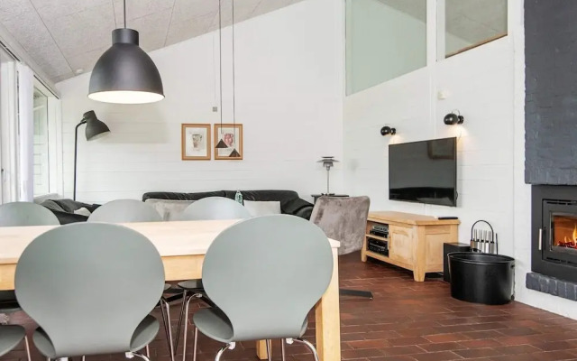 6 Person Holiday Home in Aabenraa