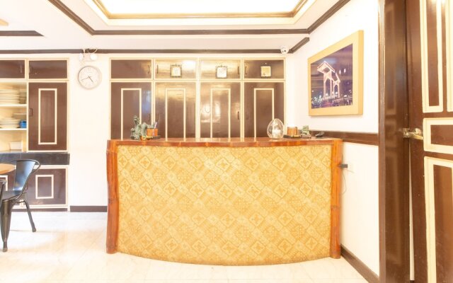RedDoorz @ Real Street Tacloban