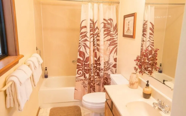 Hale Mauna Loa Upper 3 Bedroom Home