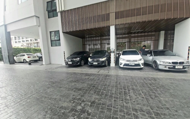 The Base Central Pattaya by Alin