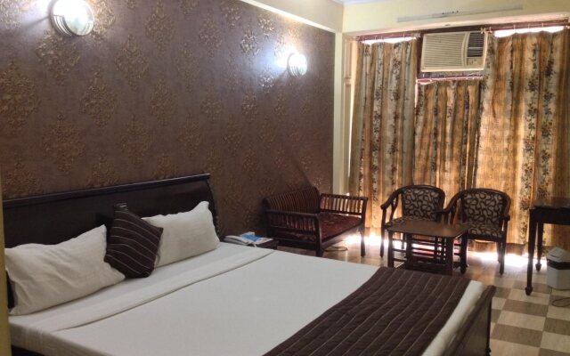 OYO 7844 Hotel Welcome Plaza