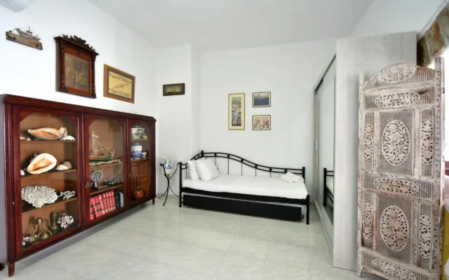 Arco I/ Downtown Rustic Apartment/4 min from port