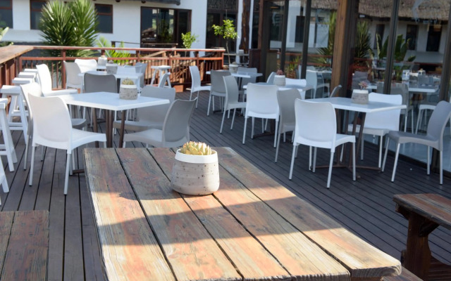 Whalesong Hotel & Spa