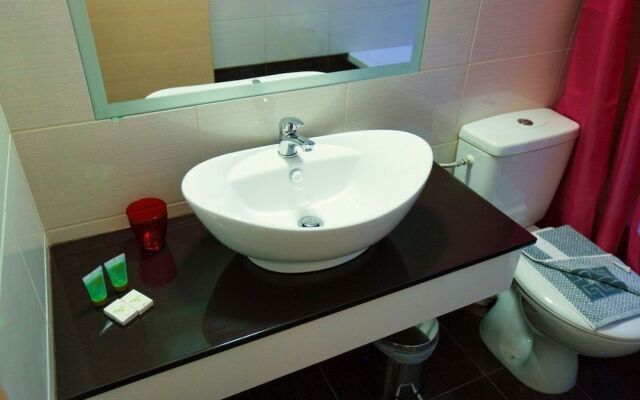 Sun & Sea Luxury Hotel