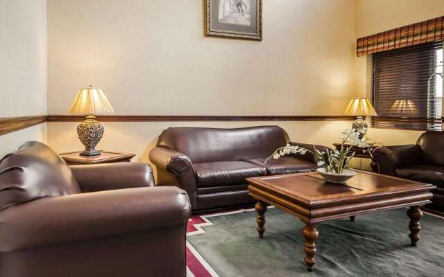 Quality Suites Jeffersonville - Louisville North