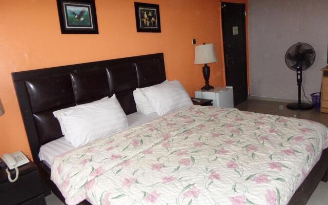 Cristabol Apartments