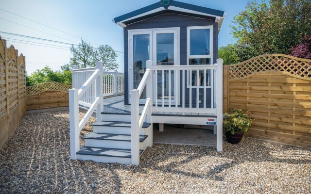 The Studio - 1 Bedroom Cabin - Amroth
