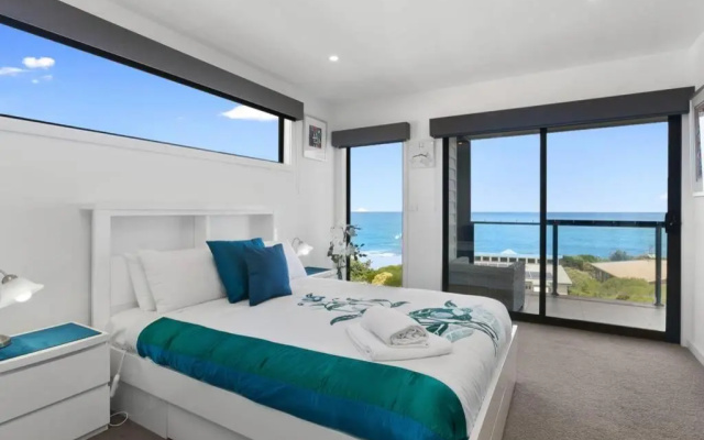 The Gallery Bass Dreaming Absolute Ocean Views Wifi – Guest Rooms – Skenes Creek