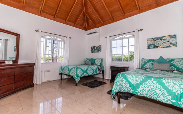 Runaway Bay Gem in Runaway Bay